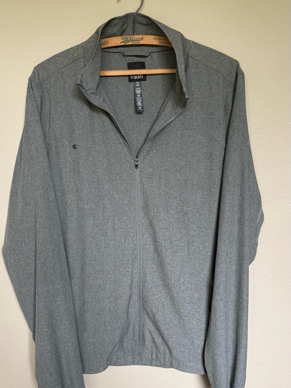 Vuori Men's Venture Track Jacket size Large